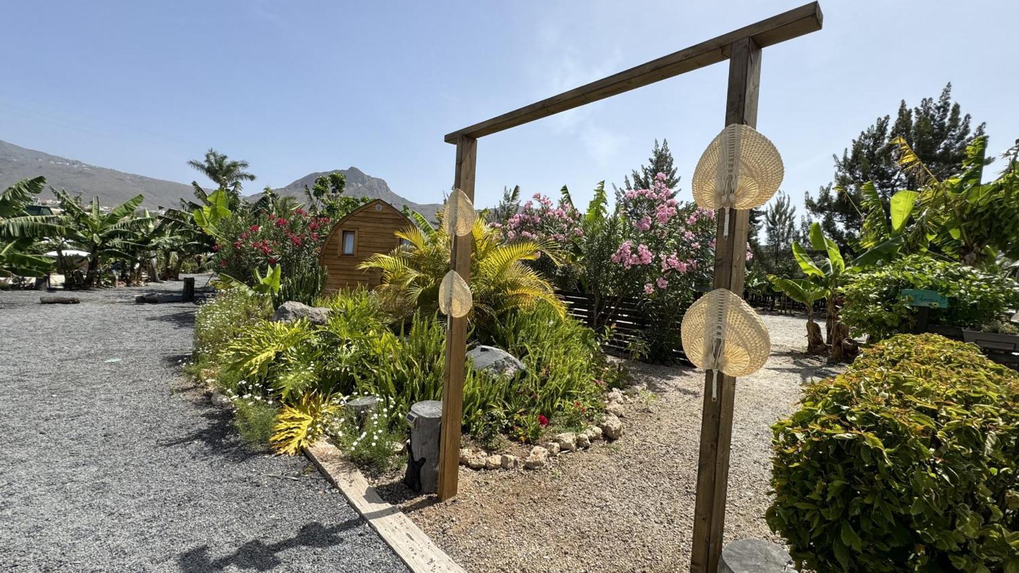 Villa Nashira Hot Tub Piscina Y Jardin Buzanada Exterior foto